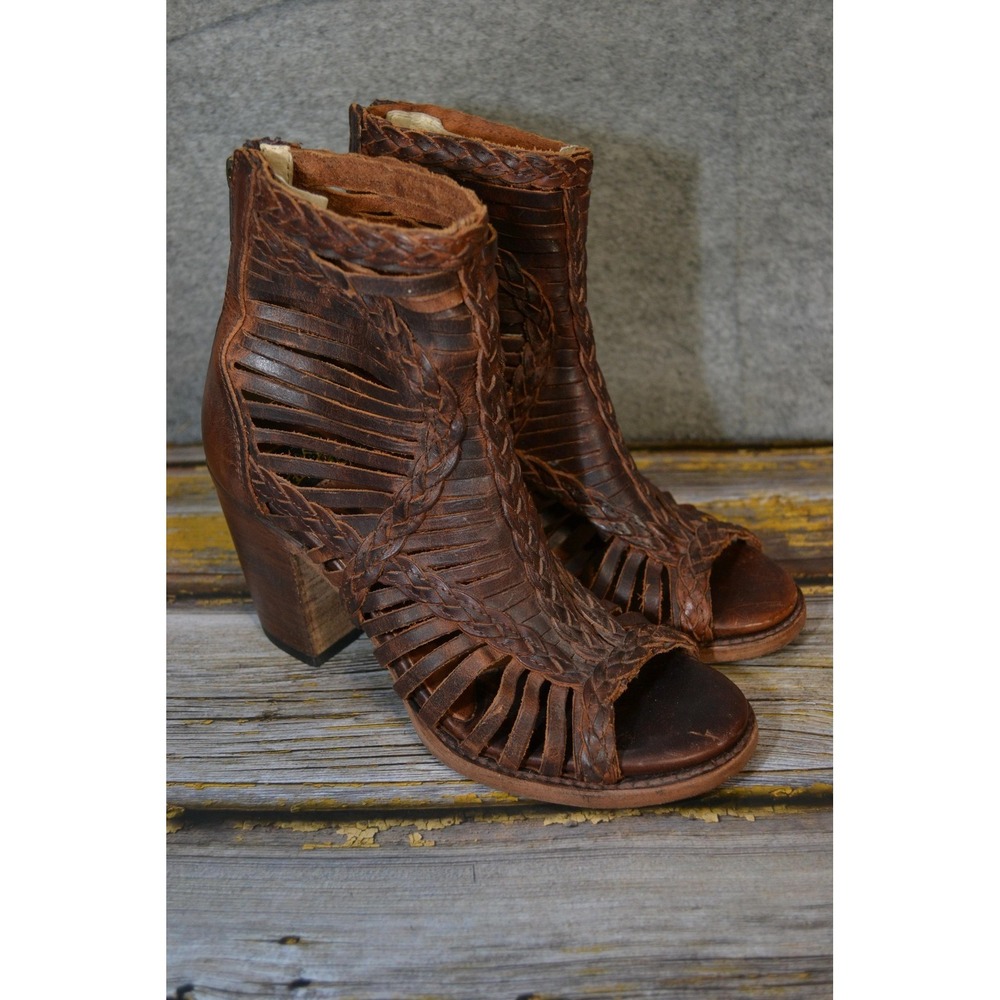 Freebird By Steven Bela Shoes Womens Size 8 Brown‎ Cutout Leather Ankle Boots